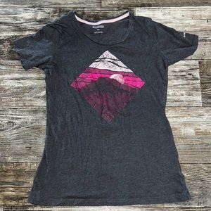 Fitted woman’s Columbia shirt